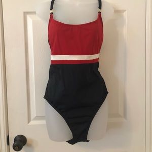 St. John Sport size 14 Tank